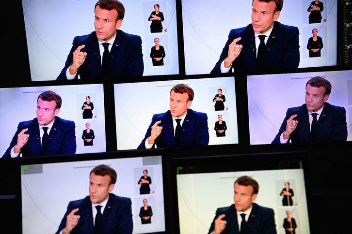 Emmanuel Macron anunció las nuevas medidas, anoche, por televisión. (Christophe ARCHAMBAULT/AFP)