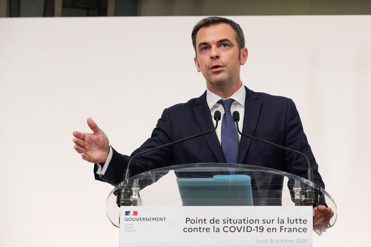 El ministro de Sanidad francés, Olivier Veran. (Geoffroy VAN DER HASSELT/AFP)