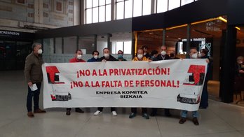 Una de las protestas del comité de empresa en los andenes de la estación de Abando.
