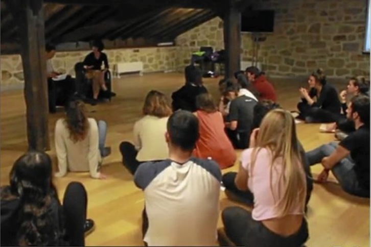 Ahostegunak: iazko saio bat