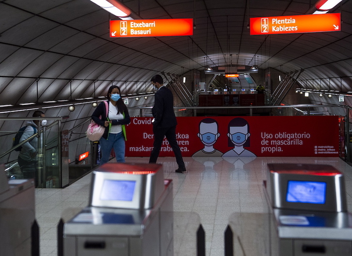 Imagen de archivo de una estación de metro. (Luis JAUREGIALTZO/FOKU)
