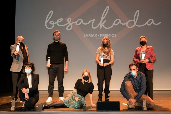 Euskal Aktoreen Batasunak Besarkada sariak errekuperatu ditu. (EAB)