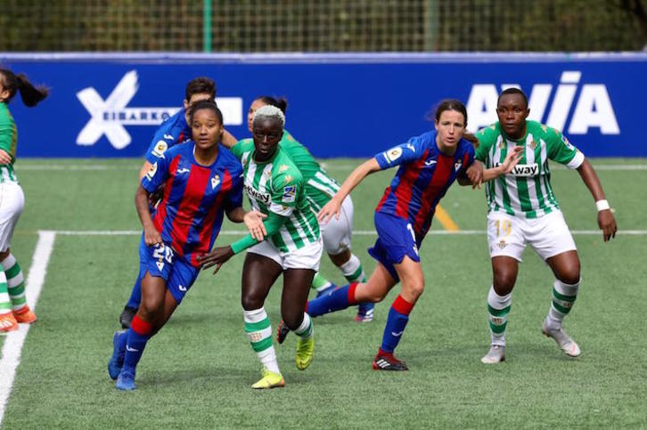 Eibarrek lau puntu eskuratu ditu lehen bi jardunaldietan. (SD Eibar)