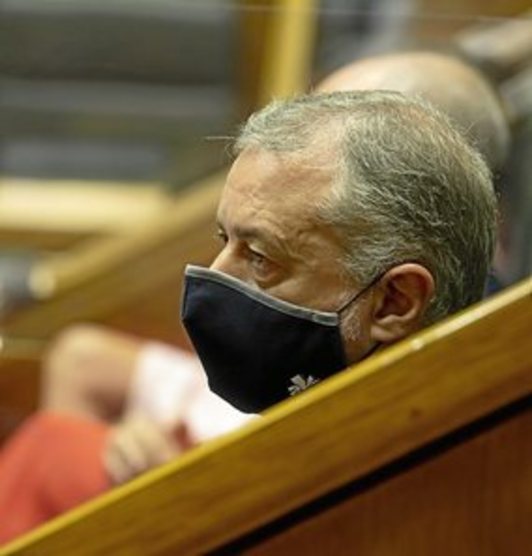 El lehendakari Iñigo Urkullu, en su escaño. (Raúl BOGAJO/FOKU)