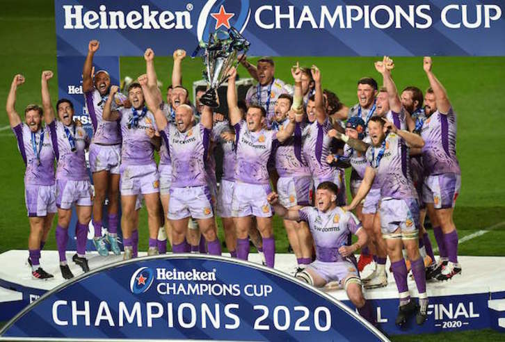 Los jugadores de Exeter Chiefs celebran su primer título de la Champions Cup. (Glyn KIRK / AFP)