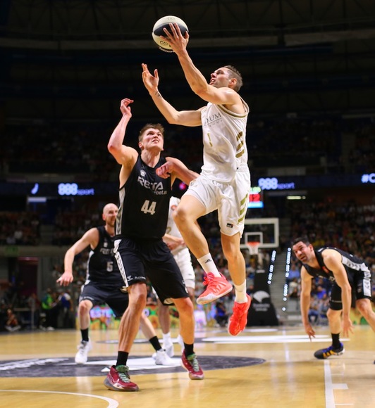 Fabien Causeur, positivo por covid-19, en el partido del año pasado en Miribilla. (ACB PHOTO)