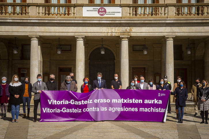 Concentración en Gasteiz para condenar la agresión machista. (Jaizki FONTANEDA/FOKU)