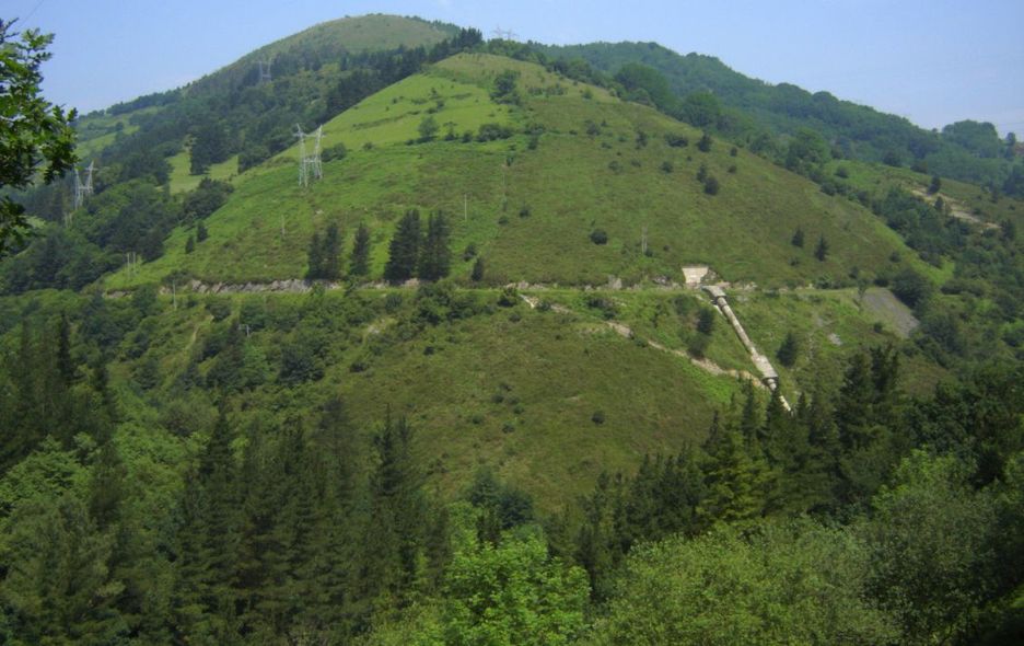 Valle de Bolintxu hacia la salida del túnel de Arnotegi.