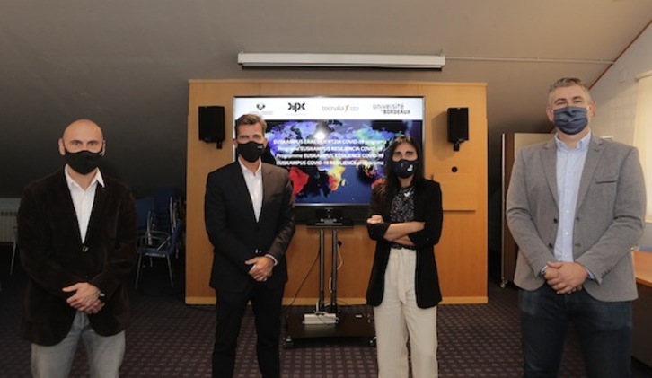 Irudian, Igor Campillo (Euskampus Fundazioa), Iñaki San Sebastian (Tecnalia), Nekane Balluerka (EHU) eta Javier Aizpurua (DIPC). EHU