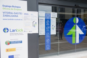 Gasteizko Zabalganako auzoko Lanbide bulegoa. (Raul BOGAJO/FOKU)