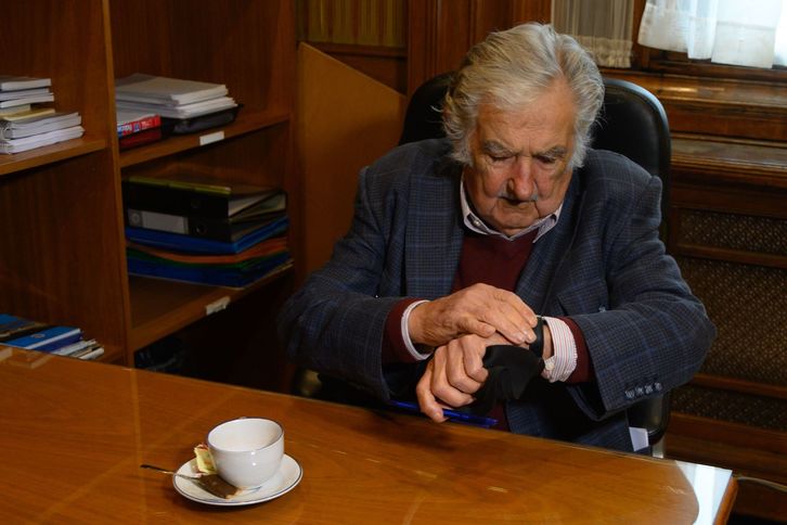 José Mujica, cuando dejó el cargo de senador. (Pablo PORCIUNCULA/AFP)
