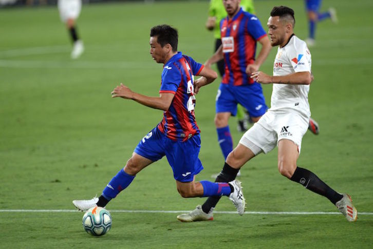 Aunque su equio ganó, Lopetegi cree que el Eibar fue el visitante más problemático del Pizjuán la temporada pasada. (Cristina QUICLER/AFP)