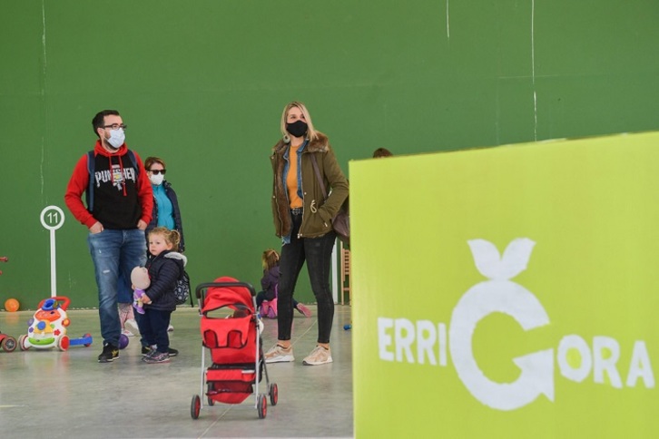 Mendigorrin egin dute kanpainaren aurkezpena. (Idoia ZABALETA / FOKU)