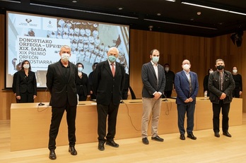 Jon Bagues eta Iñigo de Pequek astelehen honetan jaso dute saria. (Donostiako Orfeoia)