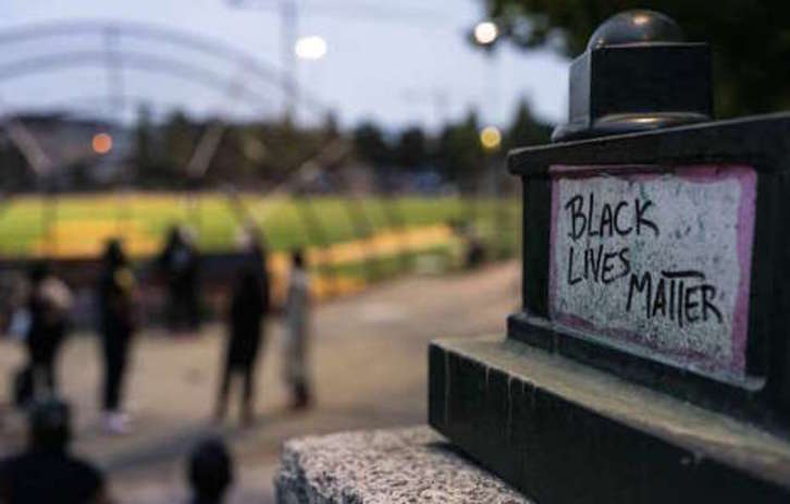 Pintada con el lema «Las vidas de los negros importan» en Washington DC. (David RYDER/AFP). 