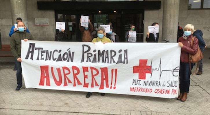 Imagen de archivo de una concentración de la Plataforma Navarra de Salud ante Osasunbidea en defensa de la Atención Primaria. (NAIZ)