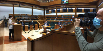 Pleno en el Parlamento de Gasteiz. (Raul BOGAJO/FOKU)