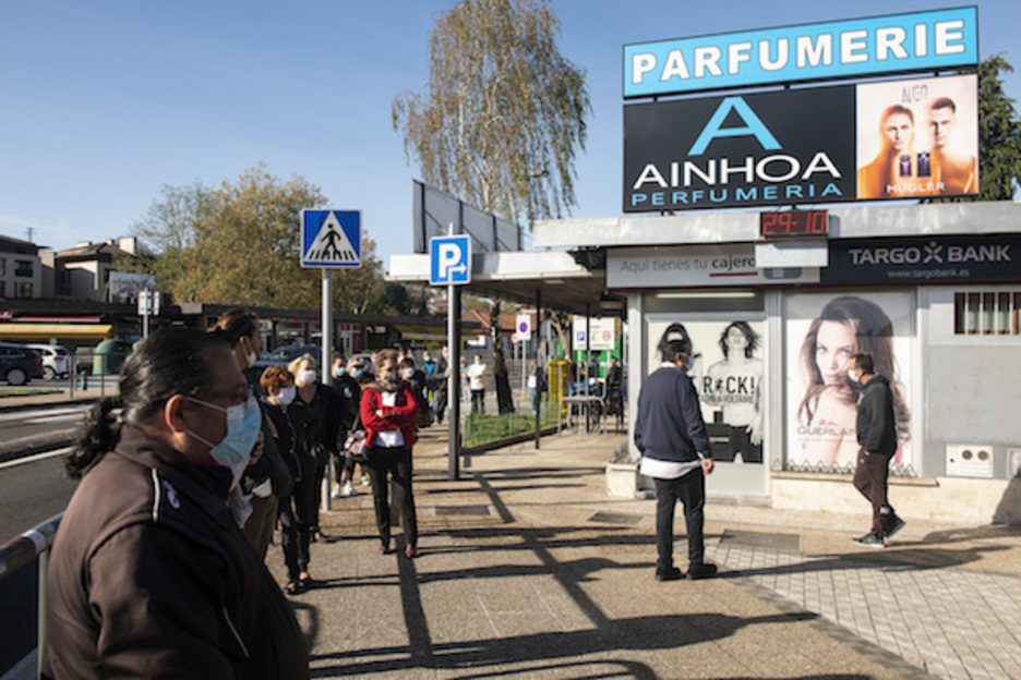 Les images de files d'attente rappellent celles du déconfinement. © Guillaume FAUVEAU