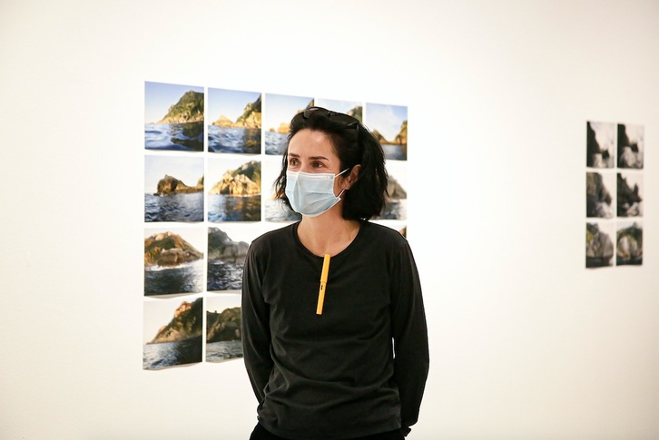 La artista Erlea Maneros, nacida en Bilbo, se reivindica de Lekeitio. (Oskar MORENO)