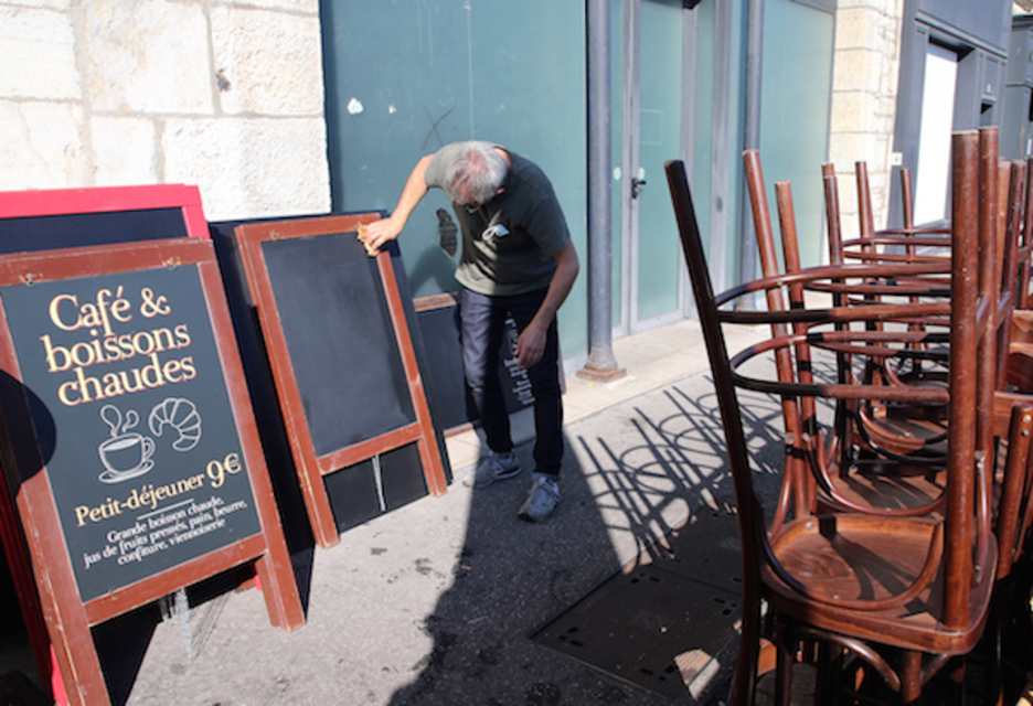 Cafés et restaurants sont fermés depuis jeudi soir et pour une durée de 4 semaines minimum. © Bob Edme