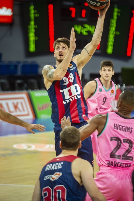 Polonara se muestra confiado de poder aprender valiosas lecciones de la derrota del viernes ante el Barça. (Jaizki FONTANEDA / FOKU)