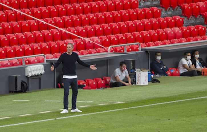 Garitano durante el partido ante el Sevilla. (Marisol RAMIREZ / FOKU)