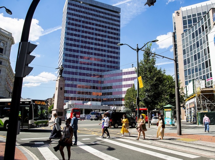 La Torre Bizkaia aguarda a la puesta en marcha del centro internacional de emprendimiento. (Luis JAUREGIALTZO/FOKU)