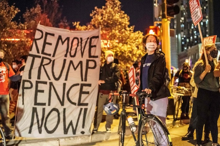 Manifestación contra Trump y Pence en Minneapolis. (Kerem YUCEL/AFP)