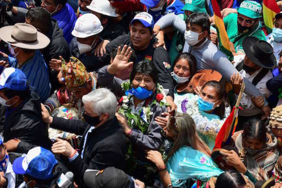 Evo Morales tras llegar a Bolivia. (Ronaldo SCHEMIDT / AFP)