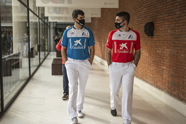 Iker Irribarria eta Joseba Ezkurdia txapelketako aurkezpen egunean. (Aritz LOIOLA/FOKU)