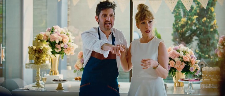 La pareja que forman Max Marieges y Nathalie Seseña sometida a terapia conyugal. (NAIZ)