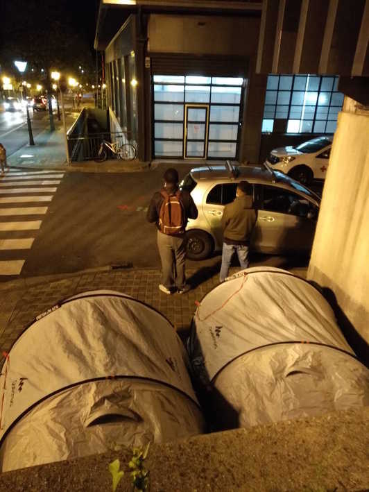 Acampada de Irungo Harrera Sarea frente al albergue de esta localidad. (IRUNGO HARRERA SAREA)