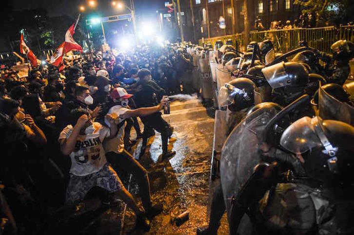 Las protestas contra el Gobierno interino de Merino han sido fuertemente reprimidas. (Ernesto BENAVIDES/AFP)