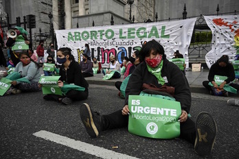 Manifestación a favor de la legalización del aborto, el mes pasado en Buenos Aires. (Juan MABROMATA))