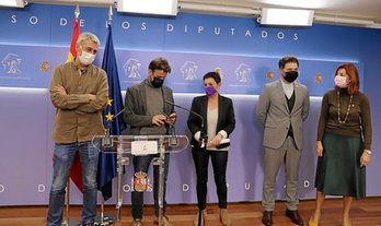Rueda de prensa en el Congreso de representantes de las tres fuerzas de izquierda. 
