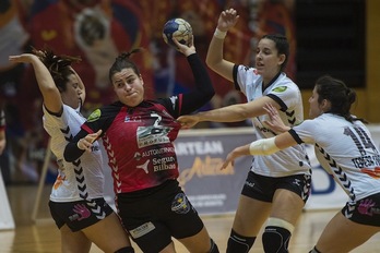 Ainhoa Hernández, en un partido de la pasada temporada (Monika DEL VALLE / FOKU)