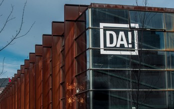 Aurten ikasleek online jarraituko dute Durangoko Azoka. (NAIZ)