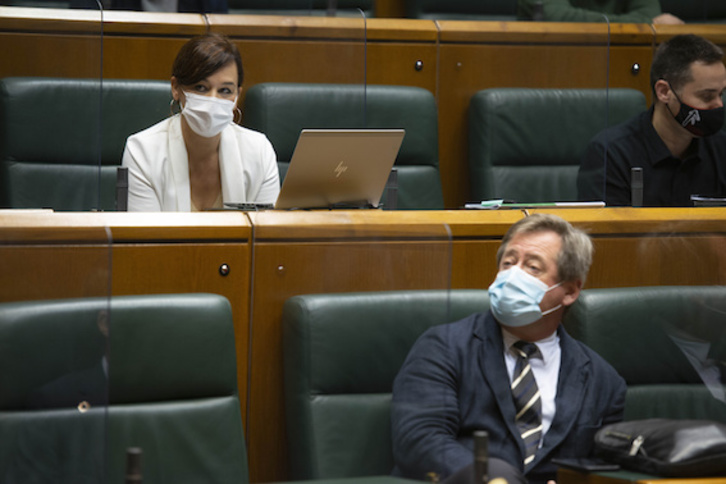 La parlamentaria de EH Bildu Jasone Agirre ha presentado la propuesta. (Raúl BOGAJO/FOKU)
