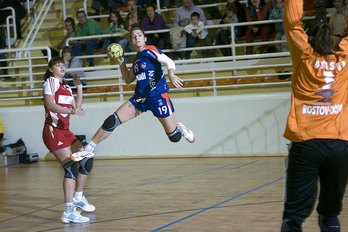 Matxalen Ziarsolo, 2008ko azaroan Bidebietan Rostoven aurka jokatutako joaneko partidan. (Gari GARAIALDE/FOKU)