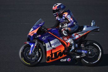 Miguel Oliveira, durante la clasificación del GP de Portugal. (Patricia DE MELO MOREIRA/AFP)