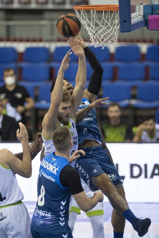 Gipuzkoa Basket está saliendo a derrota por paliza cada partido, y eso tiene que terminar este domingo ante la Penya. (Juan Carlos RUIZ / FOKU)