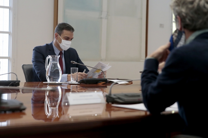 El presidente español, en la comisión de seguimiento del coronavirus. (José María Cuadrado)
