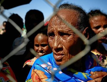 Tigray eskualdea utzi duten gerra errefuxiatuak. (Ashraf SHAZLY/AFP)