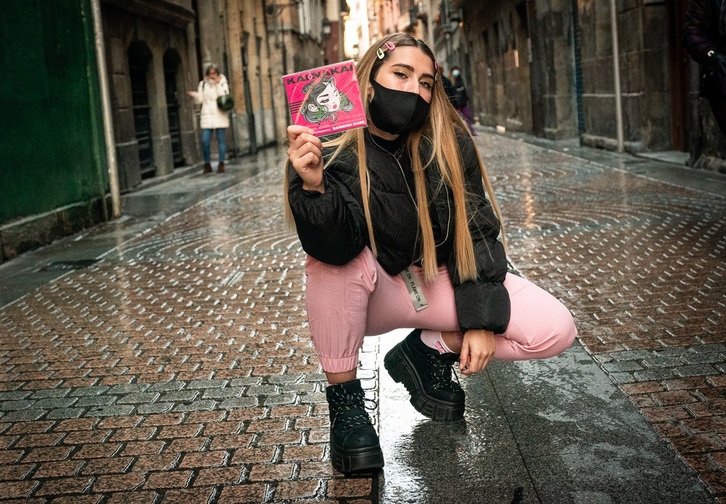 Iratxe Aguilera musikariak bere lehen diskoa aurkeztu du, ‘Baimenik gabe’. (Endika PORTILLO I FOKU)