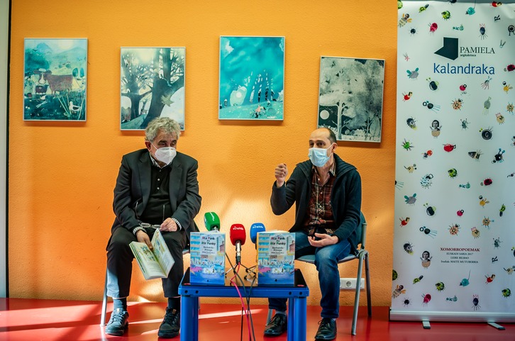 Bernardo Atxagaren eta Mikel Valverderen ‘Ata Pank eta Ate Punky’ haur-liburu ilustratuaren aurkezpena. (Jaizki FONTANEDA/FOKU)