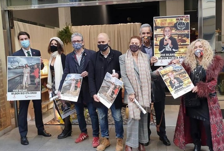 Miembros de Bilbao Centro presentando la campaña ‘Vive Bilbao’. (Bilbao Centro).