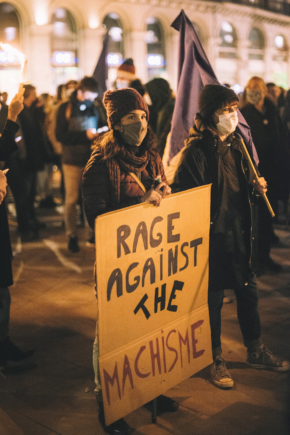 Le célèbre groupe de rap métal américain, "Rage Against The Machine" a vu son nom détourné lors ce cette manifestation bayonnaise. © Guillaume FAUVEA