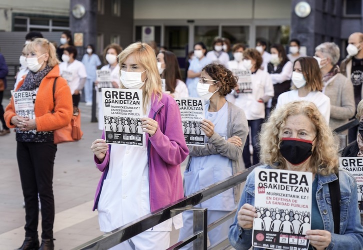 Jornada de huelga de los trabajadores de Osakidetza de Bizkaia el pasado 12 de noviembre. (Marisol RAMIREZ/FOKU)