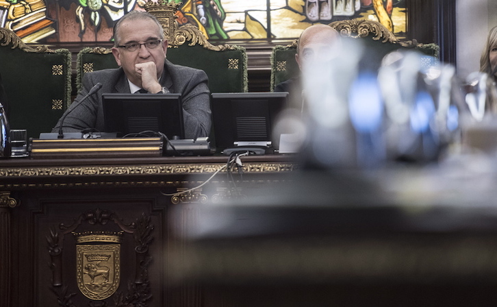 Enrique Maya, en una imagen de archivo durante un pleno. (Jagoba MANTEROLA/FOKU)