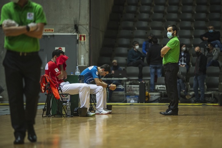 Burumakur bere aulkian eserita, ez du bakerik aurkitu Jokin Altunak bere finalarekin. (Aritz LOIOLA / FOKU)